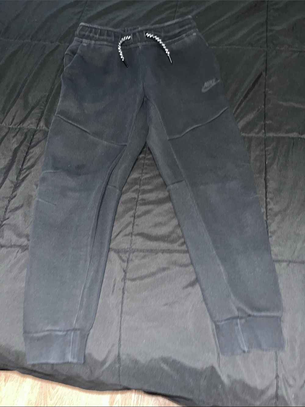 Kids Nike Tech Pants size M